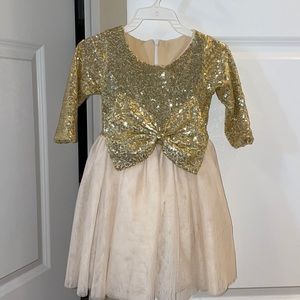 Toddler special occasion dress, size inside is xs, but my daughter wore as a 2T